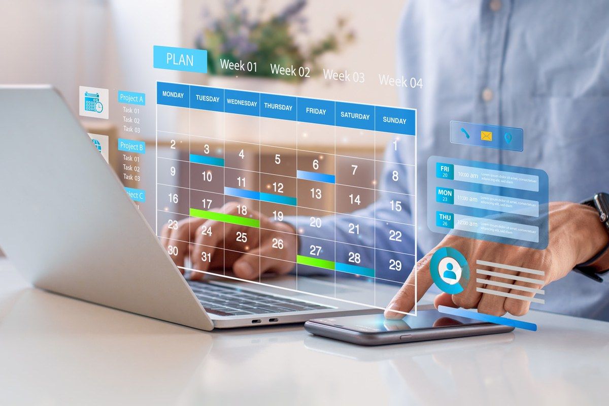 collision repair manager using auto body shop production management software